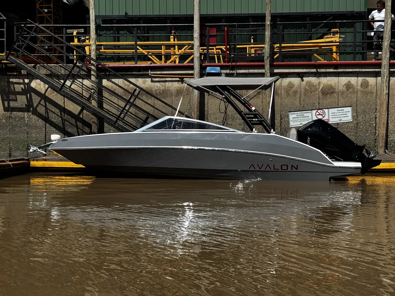 Zonda 225 en el muelle de la guardería