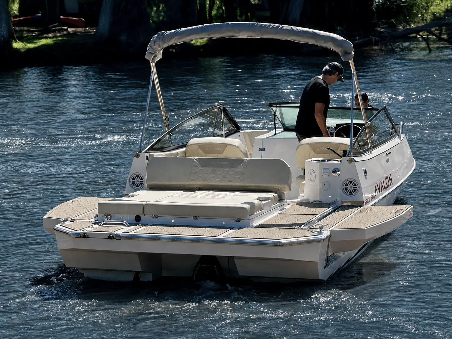 Avalon Siroco 250 con las terrazas laterales completamente abiertas